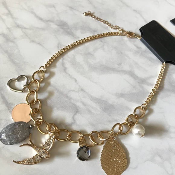 🔅HP🔅 Gold Chain Necklace with pendants - Picture 2 of 3